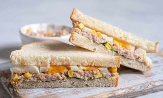 Sándwich De Atún Y Maíz