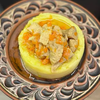 Картопляне пюре с гуляшем зі свинини (400г)