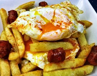 Sartén de la abuela de morcilla y chistorra