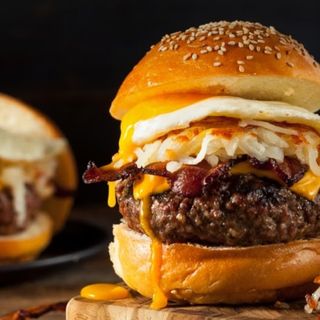 HAMBURGUESA CLÁSICA