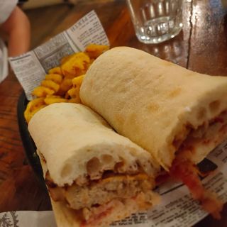 Costella, Formatge Cheddar, Pebrot verd i xutnei de mango