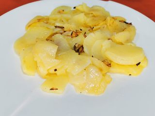 Patatas Al Ajo Cabañil