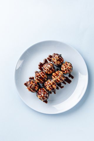 Тартар макі з вугрем