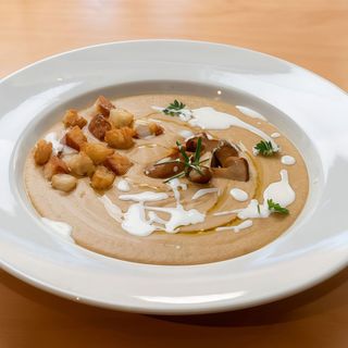 ZUPPA CECI E PORCINI