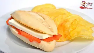 Montadito De Palometa Con Queso Fresco