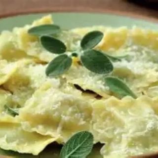 Ravioli di magro burro e salvia