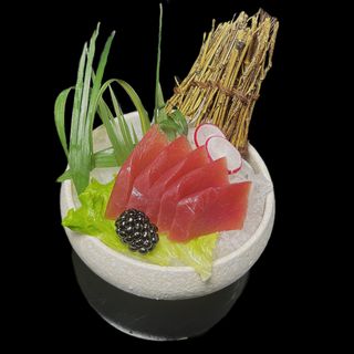 890. Sashimi tonno