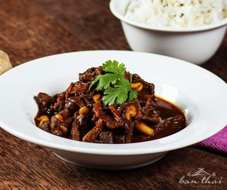 Hang lay curry Nuea z wołowiną