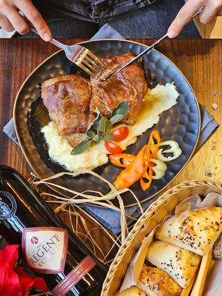 Saltimbocca + 200g pire krompir