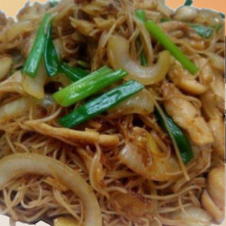 Fideos Chinos con Pollo y Gamba