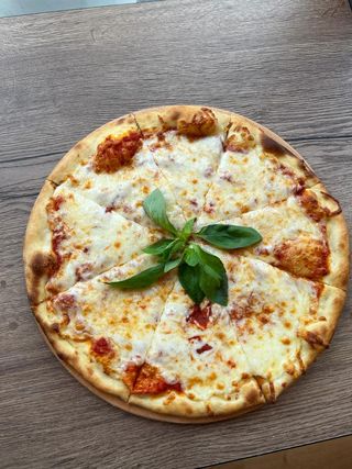 Pizza Napoletana  25 cm