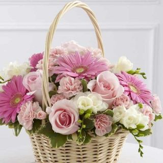 Canasta flores variadas rosa