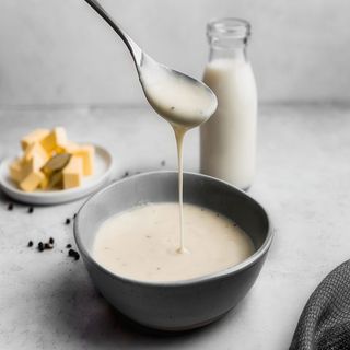 Salsa blanca (yogur) tarina