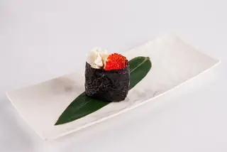 Гункан с икрой