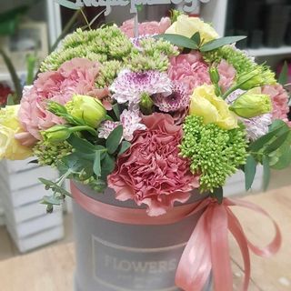 Średniej wielkości Flowerbox mix kwiatów