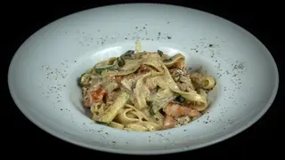 Tagliatelle cu somon si dovlecel
