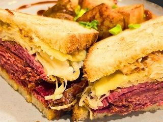 PASTRAMI DELI