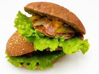 Бургер селянський з беконом (250g)