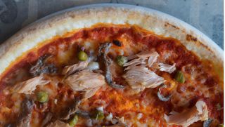 Pizza Tonno Acciughe Capperi (33 cm)