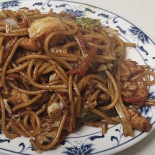 98.- Chow Mien 3 Delicias