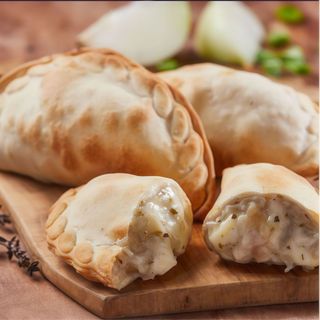 Empanada De Queso De Cabra Y Cebolla Caramelizada (1 Ud.)