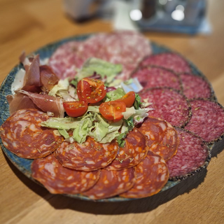 Platou cu specialitati din carne spaniole