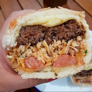 Dogão Burguer Supreme + Frango Desfiado