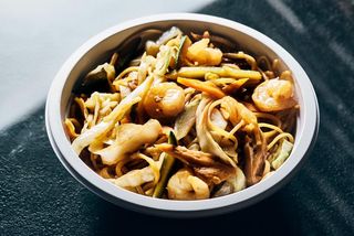 Noodles gambero, pollo e verdure