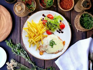 Міланеза з картоплею фрі (220g)