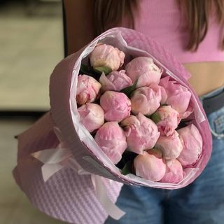 15 півоній в оформленні