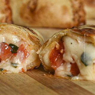 Empanada caprese