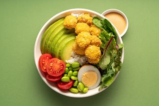 Боул з чікен попкорном