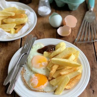fried egg +chips