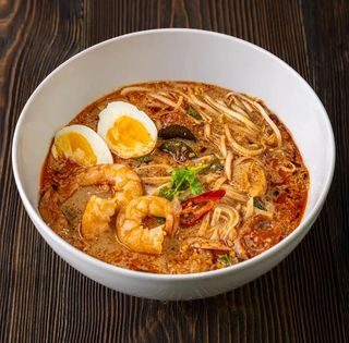 Kuay Tiao Tom Yum owoce morza (750ml)