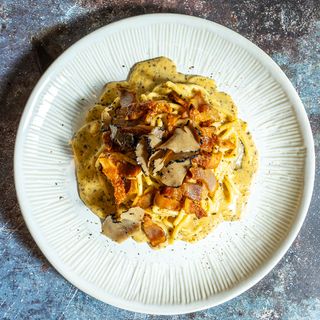 SPAGHETTI ALLA CARBONARA TRUFADA