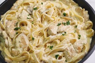 Paste cu pui şi smântână