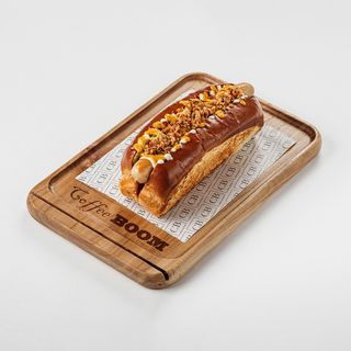 Датский хот-дог с булочки бриошь и говяжьей колбаской 