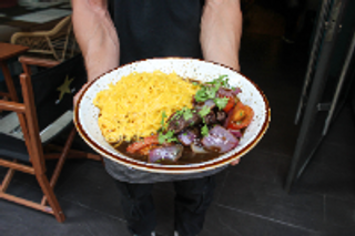 Spaguetti a la Huancaina con Lomo Salteado