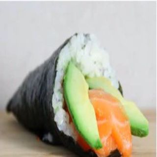 98.Temaki Salmón (1 Pza.)