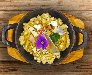 Five cheese mac & cheese 