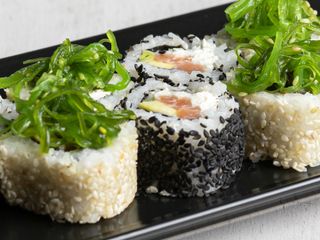 HIYASHI Z ŁOSOSIEM 8 szt. 260g