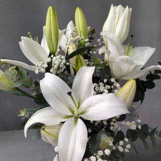 Ramo Lilium blanco mediano