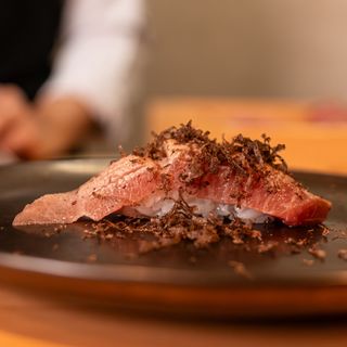 Nigiri De O Toro Aburi Y Trufa (2 Pzs.)