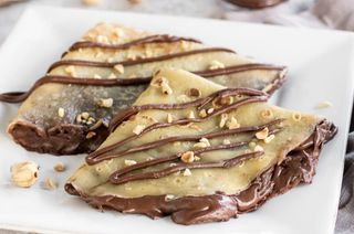 Nutella e granelle di nocciole 