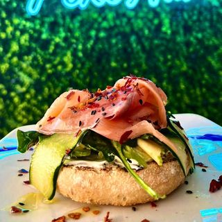 Tostada de Salmón
