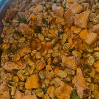 Favas com Entrecosto