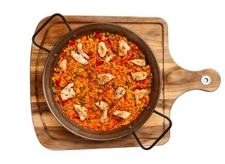 Паеля с пилешко (480г)