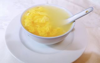 16. Sopa de huevo revuelto