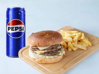Trodupli burger, pomfrit i Pepsi