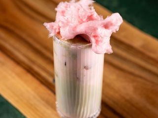 Cotton candy матча на рослинному молоці